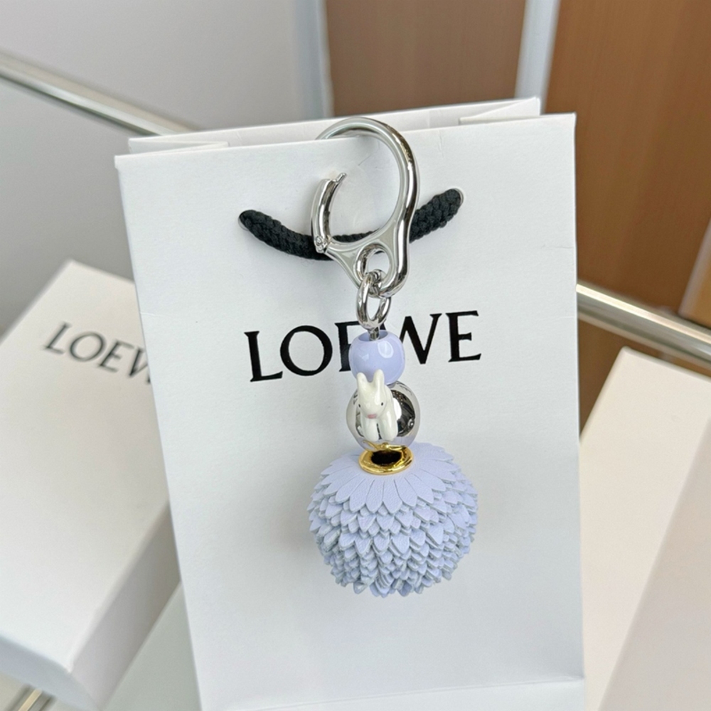 Loewe Charm - Picture 3 of 6
